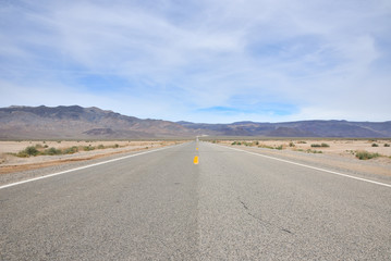 Strasse durch die Wüste