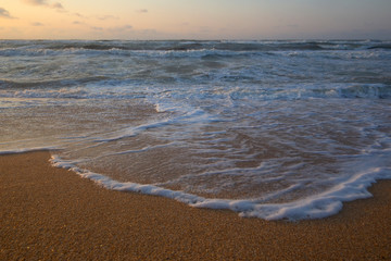 Obraz premium Storm on the Caspian Sea coast near Baku