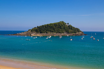 Fototapeta premium shell beach landscape in san sebastian