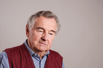 Obraz premium Portrait of frustrated senior man - isolated
