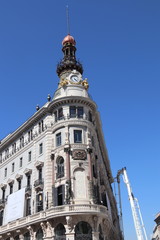 Fototapeta na wymiar Immeuble Metrópolis à Madrid, Espagne