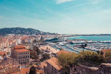 Panorama de Cannes, Côte d& 39 Azur, France, Europe du Sud. Belle ville et station balnéaire de luxe de la Côte d& 39 Azur. Célèbre destination touristique avec belle plage et Promenade de la Croisette sur la mer Méditerranée