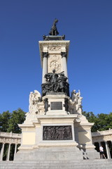 Monument à Alphonse XII, parc du Retiro à Madrid, Espagne