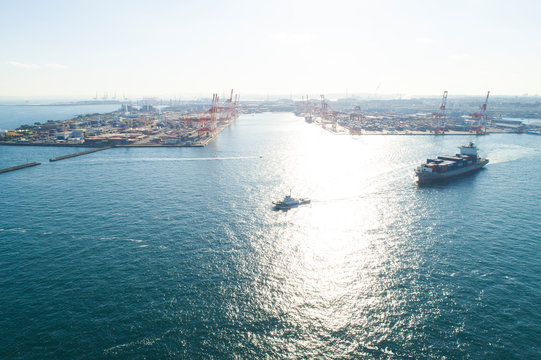 コンビナートと海　空撮