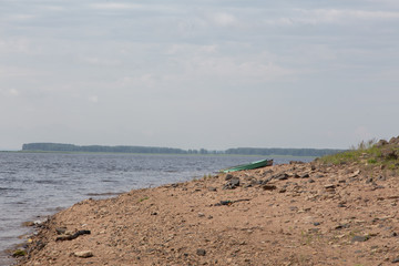 boats on the sea in clear weather