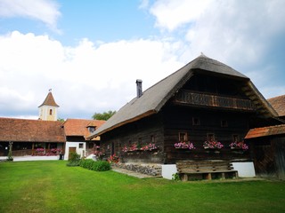 altes Bauernhaus in den Alpen