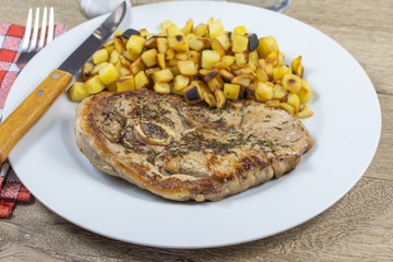 gigot d'agneau et pommes de terre