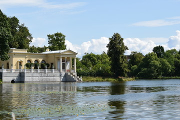 Obraz premium house on the river