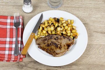 steak de boeuf et pommes de terre