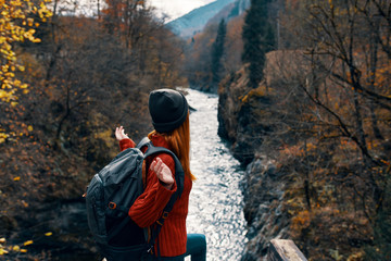 Naklejka premium hiker in forest