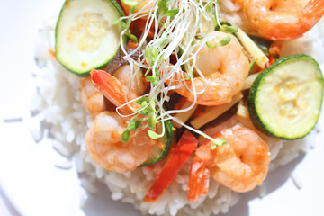 Sauteed shrimps with vegetables and rice