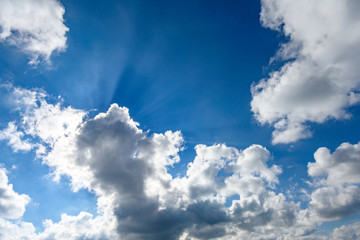 Obraz premium cloud on blue sky with sun light