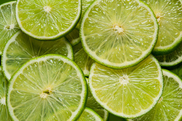 Limetten in Scheiben