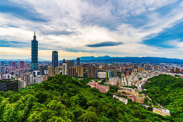 Fototapeta premium cityscape of Taipei, Taiwan