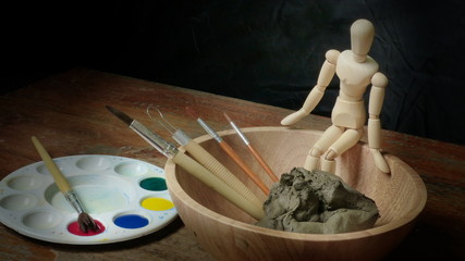 Wooden puppets and equipment related to art creation