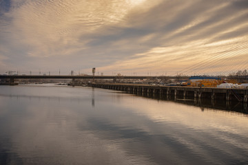Obraz premium Beautiful river landscape in sunrise, Belgrade, Serbia