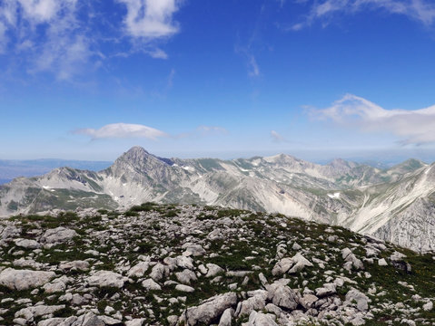 vista montana scalando il Gran Sasso, in Italia