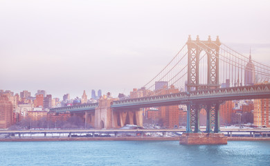 Fototapeta na wymiar Manhattan Bridge on a winter day in New York, USA