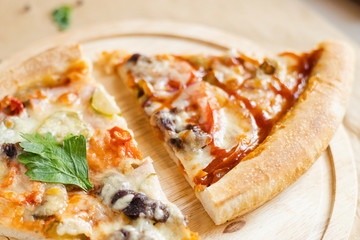 pizza with ham and cheese