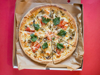 pizza with ham and cheese