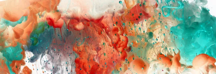 Blaue und rote Acrylfarben in Wasser. Tintenklecks. Abstrakter Hintergrund. © Liliia