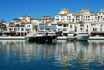 Fototapeta na wymiar Marbella, Puerto Banús, Málaga.