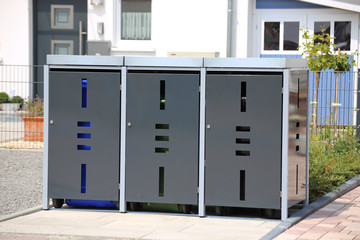 Mülltonnenbox aus Edelstahl