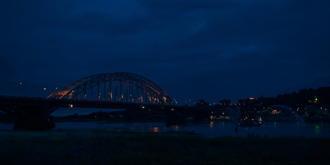 Obraz premium The Waalbridge Nijmegen during Night