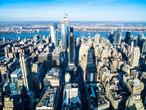 ニューヨーク　マンハッタンの摩天楼とハドソン川