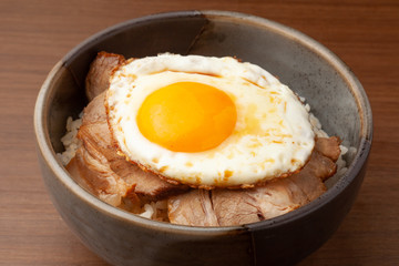 焼豚玉子飯
