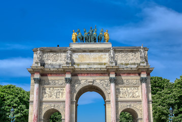 Fototapeta na wymiar The Arc de Triomphe du Carrousel located in Paris, France