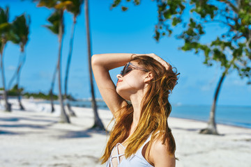 Naklejka premium woman with perfect skin looking at camera