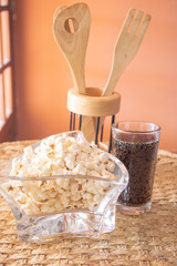 pop corn with soda