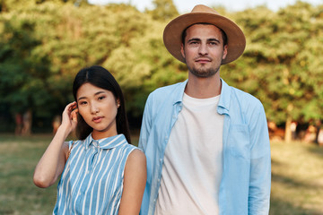 Obraz premium young couple in the park