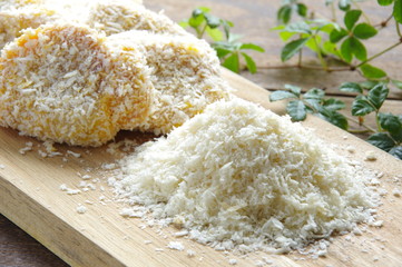 パン粉　ヒレカツの準備　一口カツ　クッキング