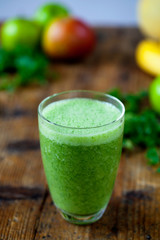 Green smoothie with kale, apples and banana