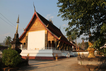 Fototapeta premium buddhist temple (wat hua xiang) in luang prabang (laos) 