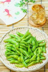 枝豆と冷えたお茶