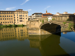 Obraz premium Italia, Toscana, Firenze. Il fiume Arno e il ponte Santa Trinita.