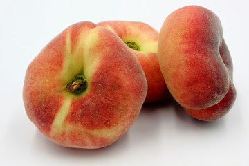 flat peaches