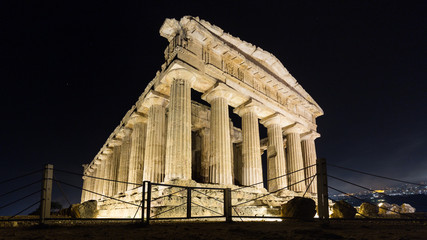Valle dei templi, Agrigento, Italy by night