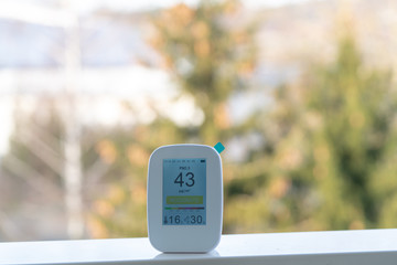 air quality monitor records poor air quality