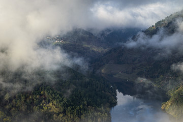 Morning mists between the slopes of the Ribeira Sacra