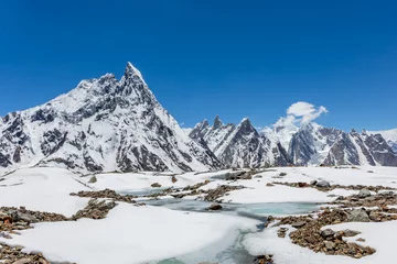 Verduisterende gordijnen Gasherbrum K2 bergtop, op een na hoogste berg ter wereld, K2 trektocht, Pakistan, Azië