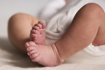 feet of newborn baby 