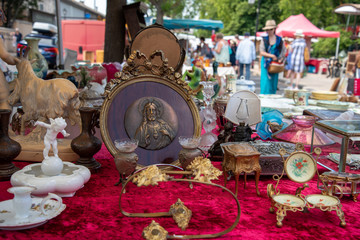 Antique Fairs and Flea Markets in France