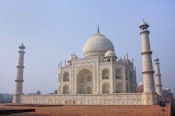 Fototapeta na wymiar View of Taj Mahal in early morning, Agra, Uttar Pradesh, India.