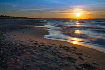 Zachód słońca nad Morzem Bałtyckim. Zatoka Gdańska, Gdańsk Sobieszewo  - obrazy, fototapety, plakaty