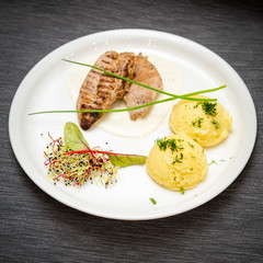 Posiłki i dania w restauracji