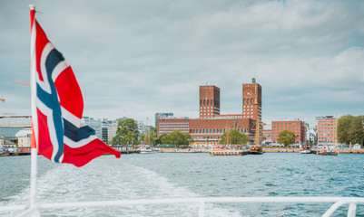 Flaga norweska, Norwegii, widok na miasto z promu